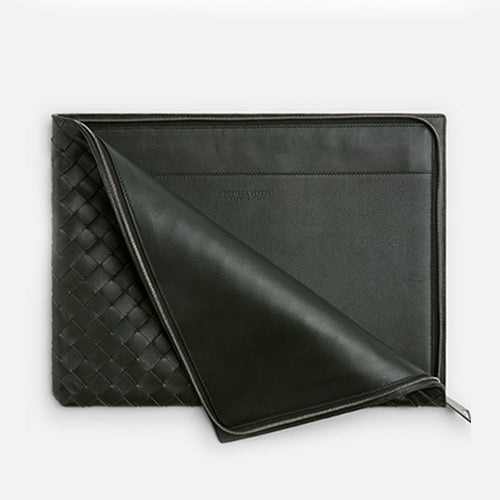 보테가 베네타 인트레치아토 하프 지퍼 파우치 블랙