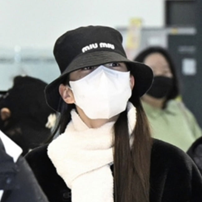 (국내배송) 미우미우 드릴 버킷햇